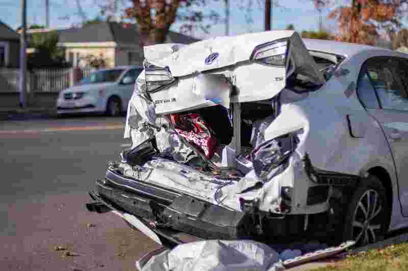 Injuries Reported in Car Wreck on Rte 15 at Quinnipiac St
