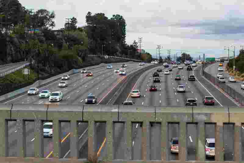 New Britain, CT – Rte 72 Site of Multi-Vehicle Wreck at Corbin Ave