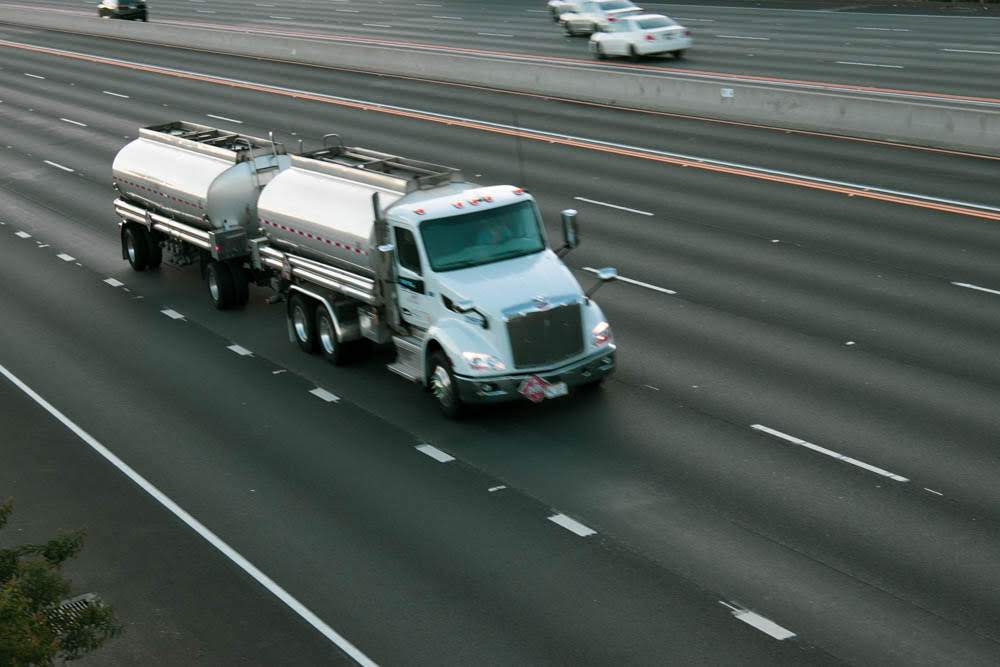 Tractor-Trailer Collision on I-95 at Fairfield Ave Ends in Injuries