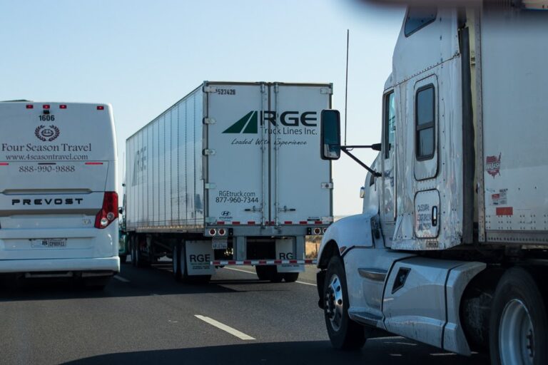 Norwalk, CT - I-95 Site of Injury Truck Accident at East Ave