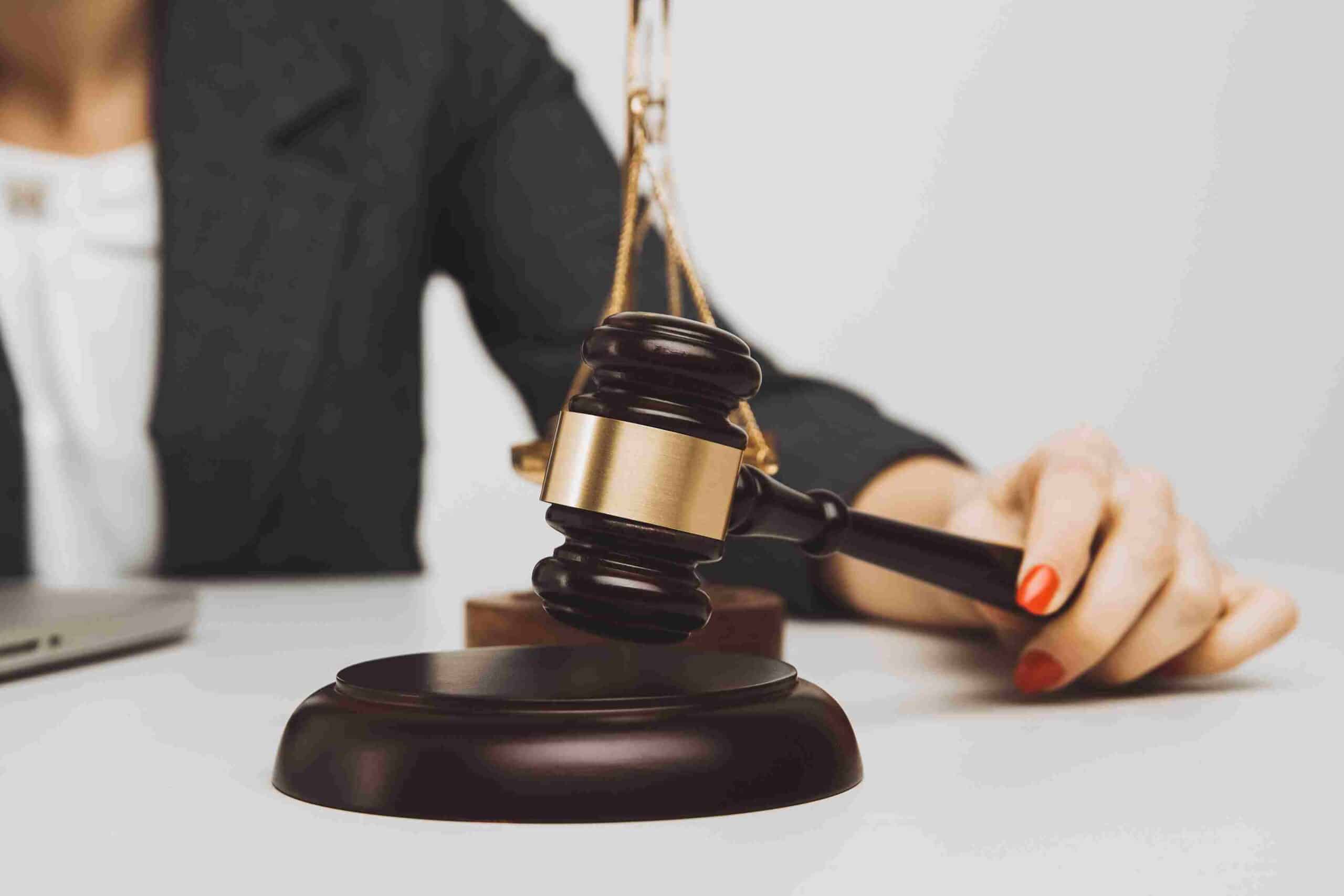 What to Expect When Meeting With a Personal Injury Lawyer